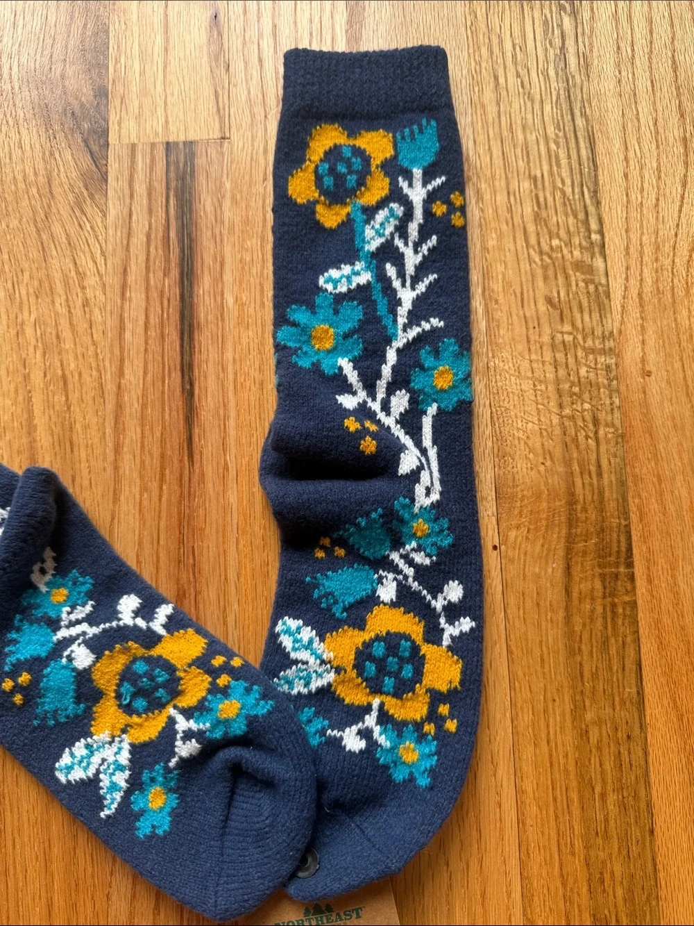 Northeast Cozy Cabin super soft boot sock Women's Navy Floral Boot Socks NWT
